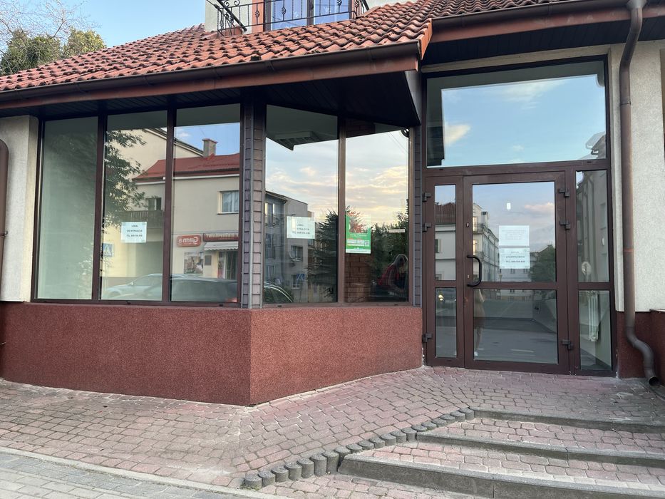 Lokal w centrum do wynajecia - w cenie ogrzewanie i woda!