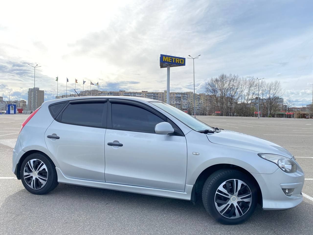 Продам Hyundai i30 1.6