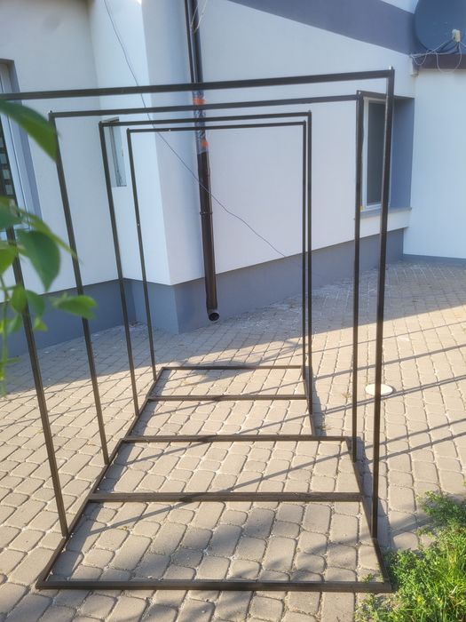 Wyposażenie do sklepu odzieżowego