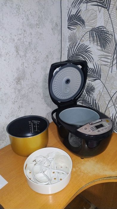 Мультиварка Midea MB-FS5018D