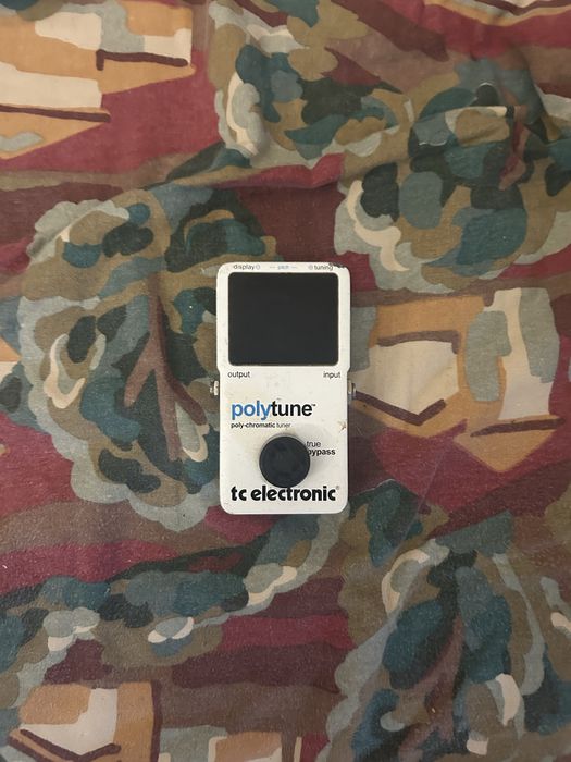 Pedais de guitarra e placa de som