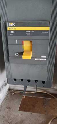 Автоматичний вимикач (рубильник) ІЕК ВА88-37 315А зі шкафом
