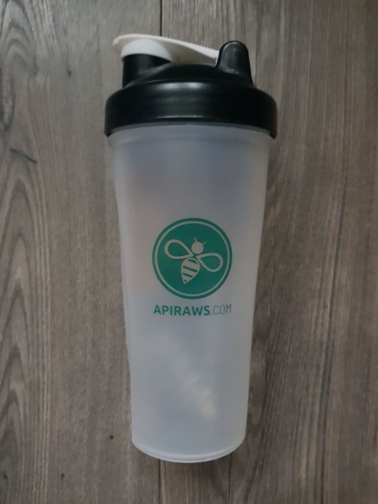 Shaker Apiraws nowy