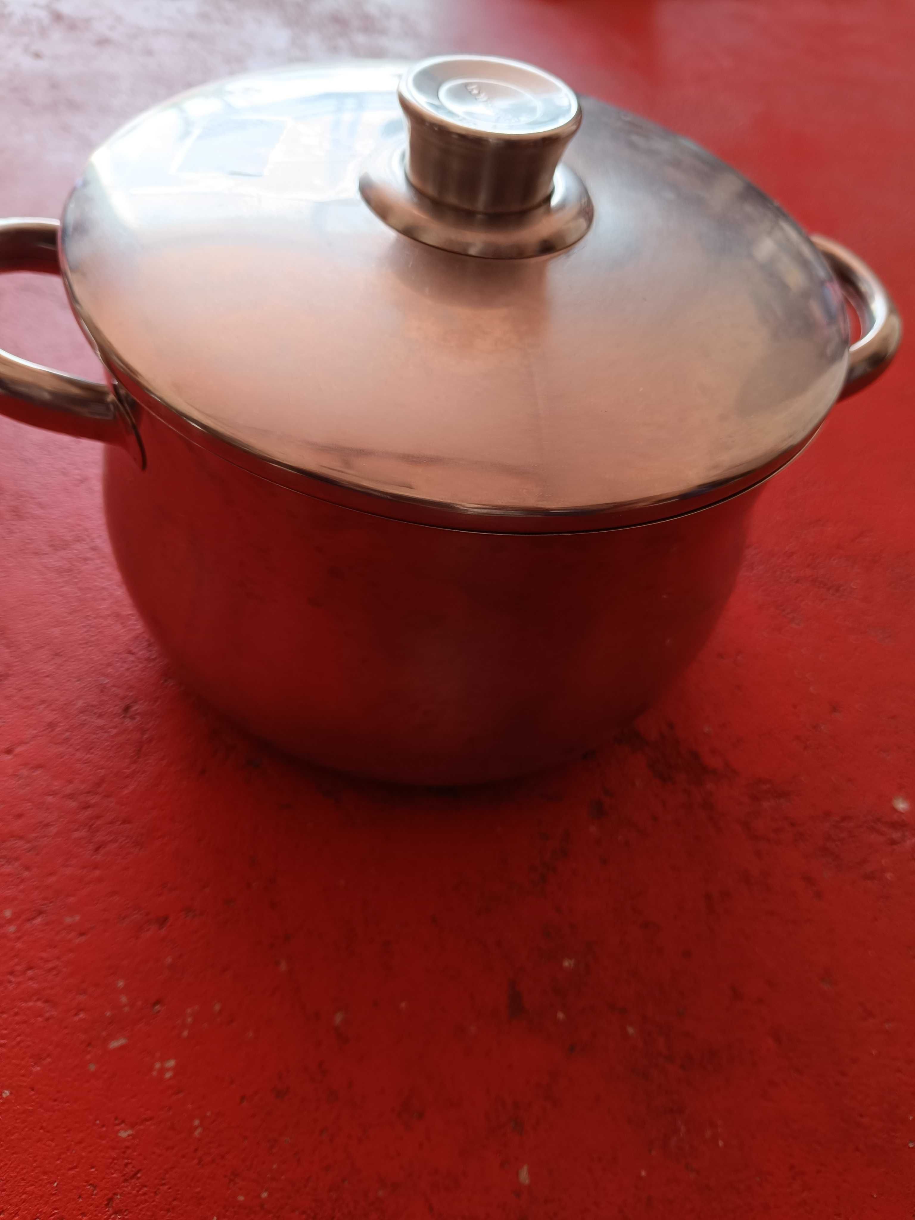 Panela inox diam. 24cm altura 15,5cn