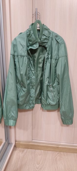 Ветровка женская