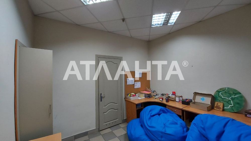 Магазин, офіс, аптека, салон, клініка -  110 м2 в Центрі