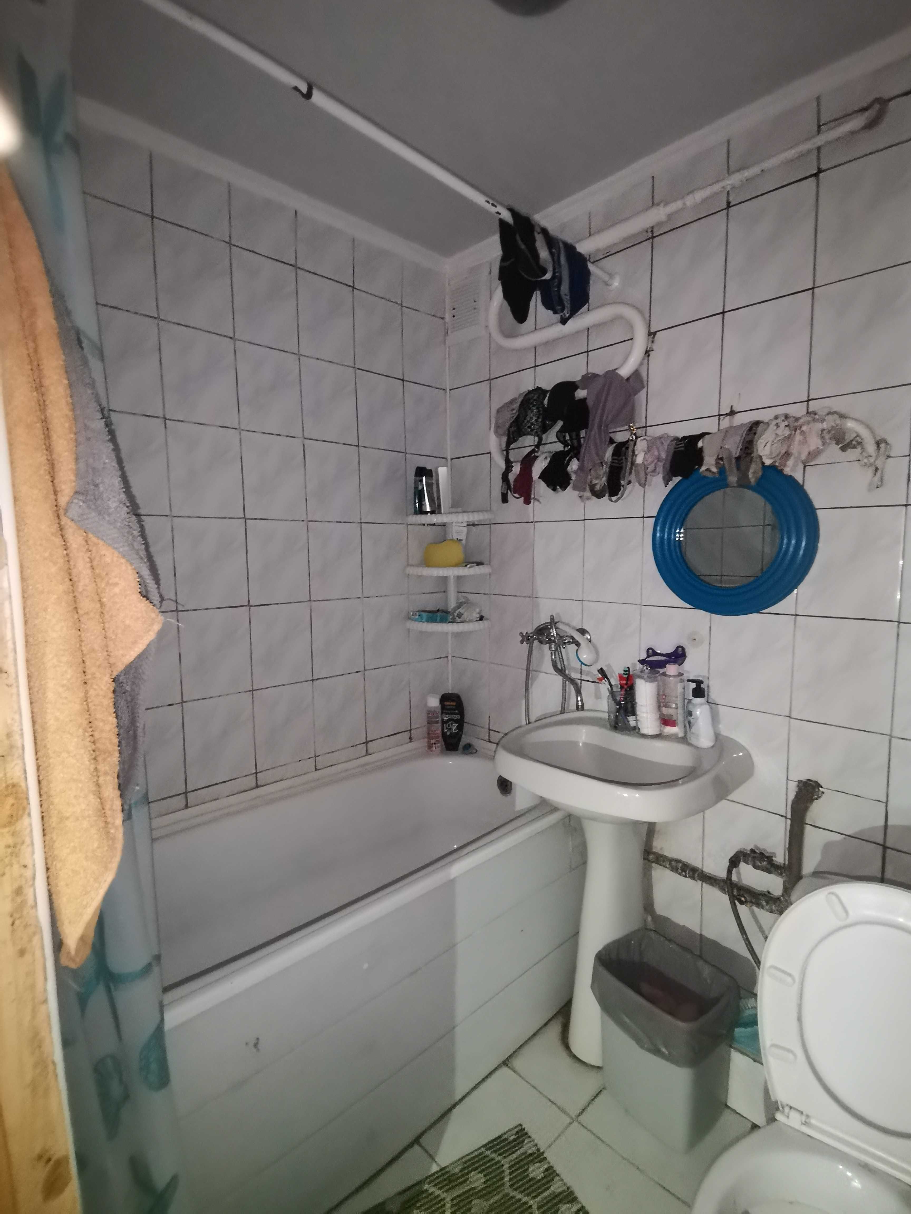 2к, центр, низ ринку, середній поверх, телефонуй! НЕ ЗВОЛІКАЙ