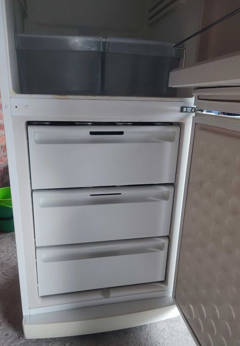 Холодильник двухкамерный Бош