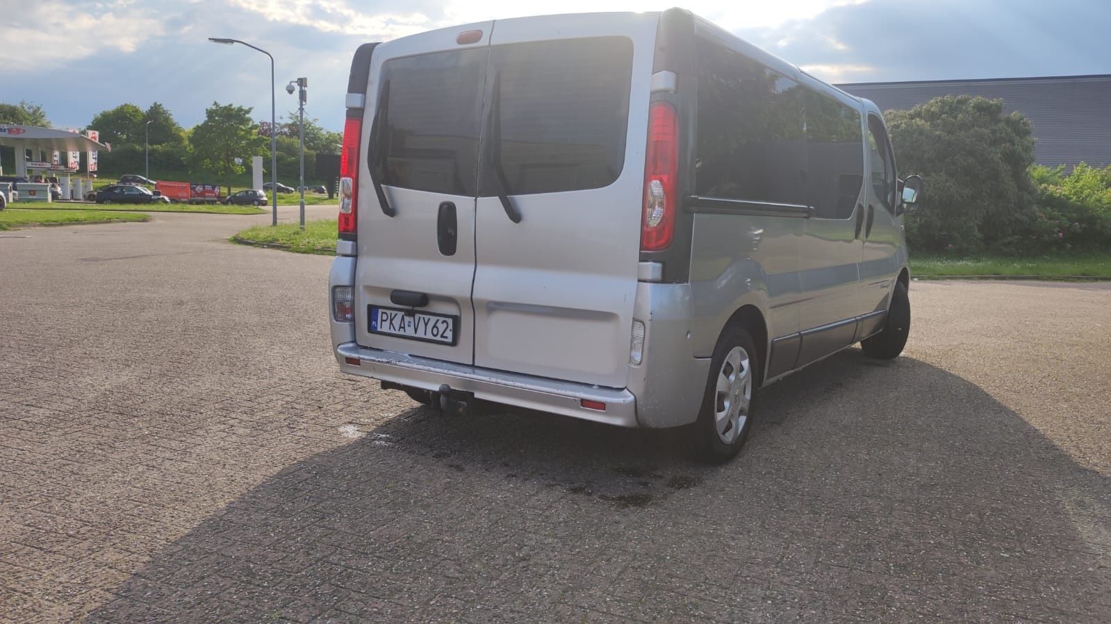 Renault Trafic 9 osobowy