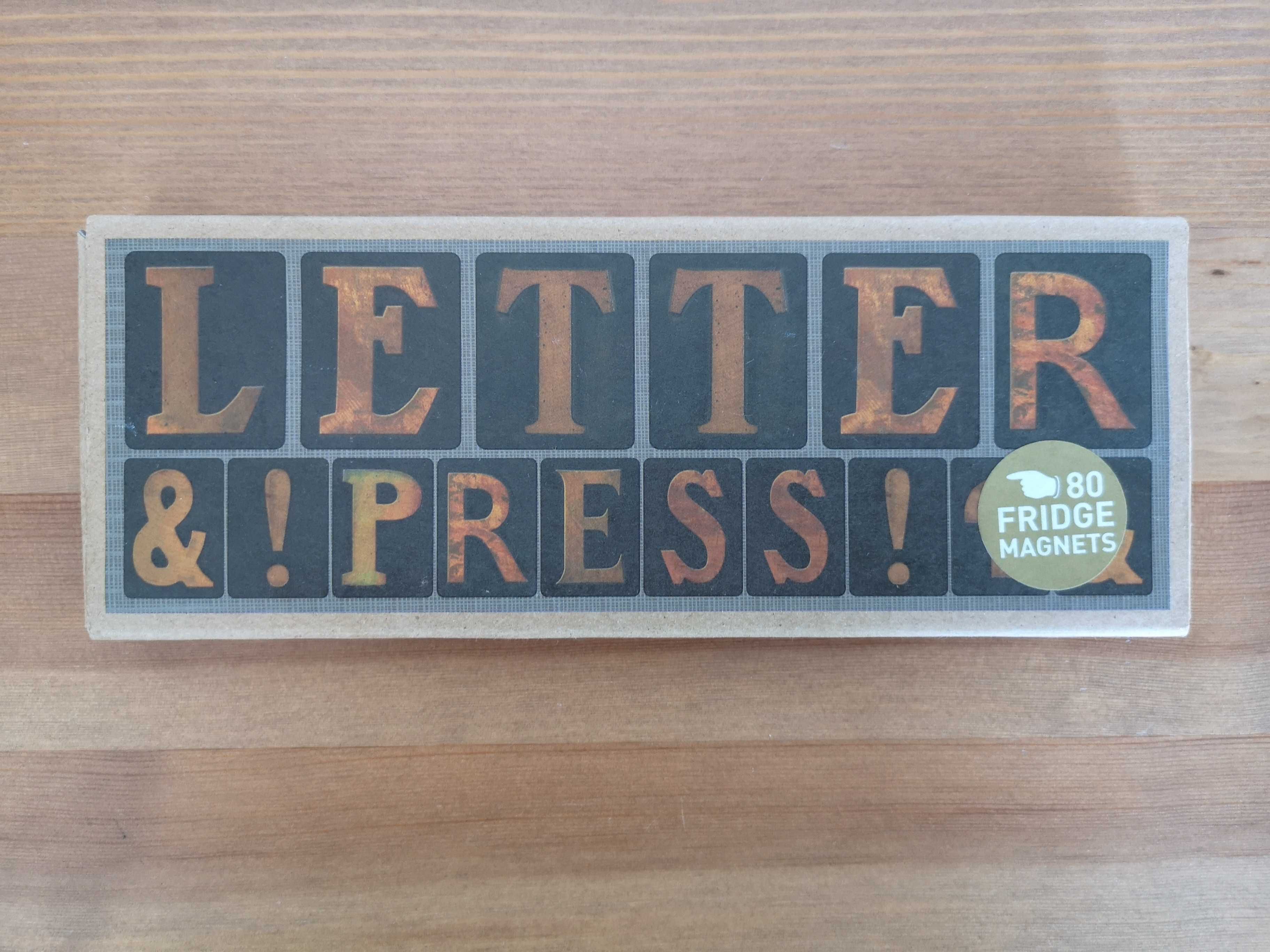 magnesy z literami na lodówkę 80szt. LETTER PRESS