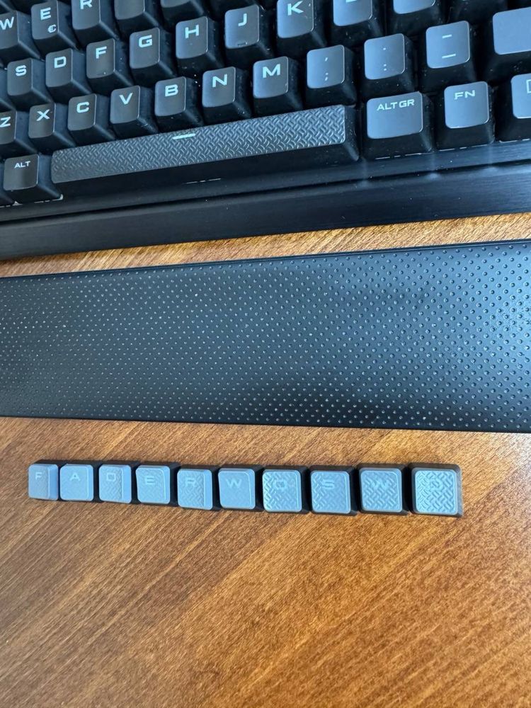 Corsair K65 cherry mx Speed RGB