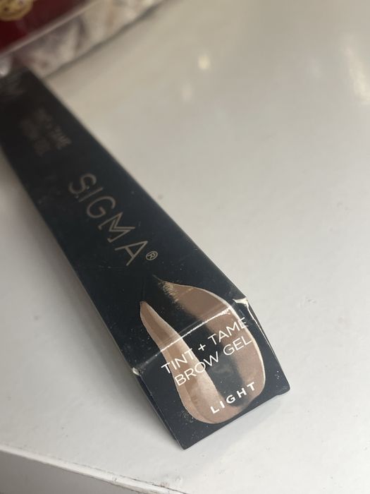 Żel do brwi Sigma Tint + Tame