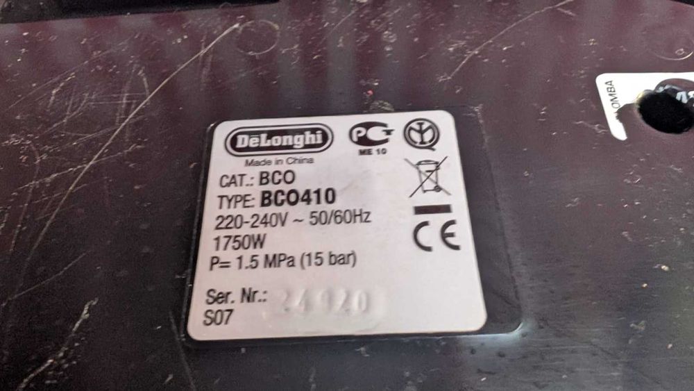 ekspres ciśnieniowy kolbowy DeLonghi BCO410