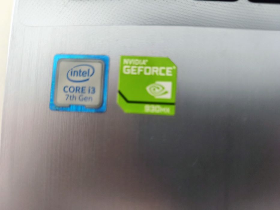 ASUS Intel Core I3 7100 U 2.40 GHZ