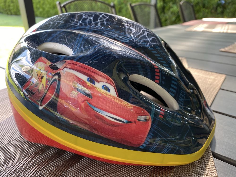 Kask dziecięcy Disney pixar