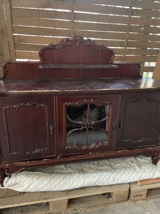 Продаю  старинный комод для гостинной