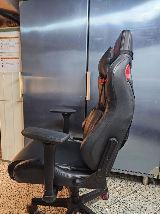 Cadeira gaming em pele