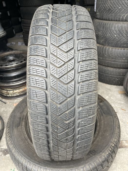 Шины 215/65 R17 Pirelli б/у пара зима 5,5мм U6