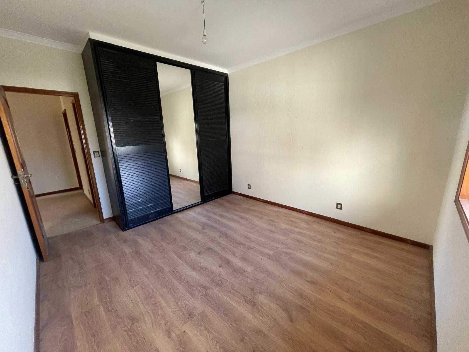 Andar Moradia T2+1 com anexo, Rés do Chão, em Baguim do Monte