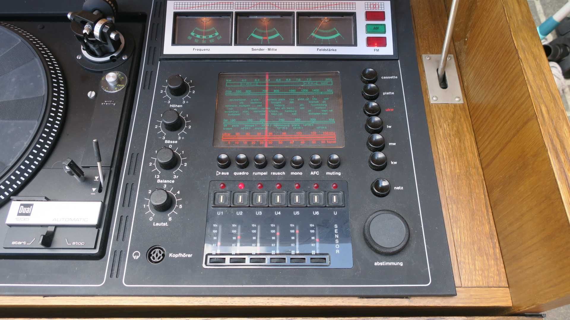 Radiola komoda Studio 6500 Service-Hinweis