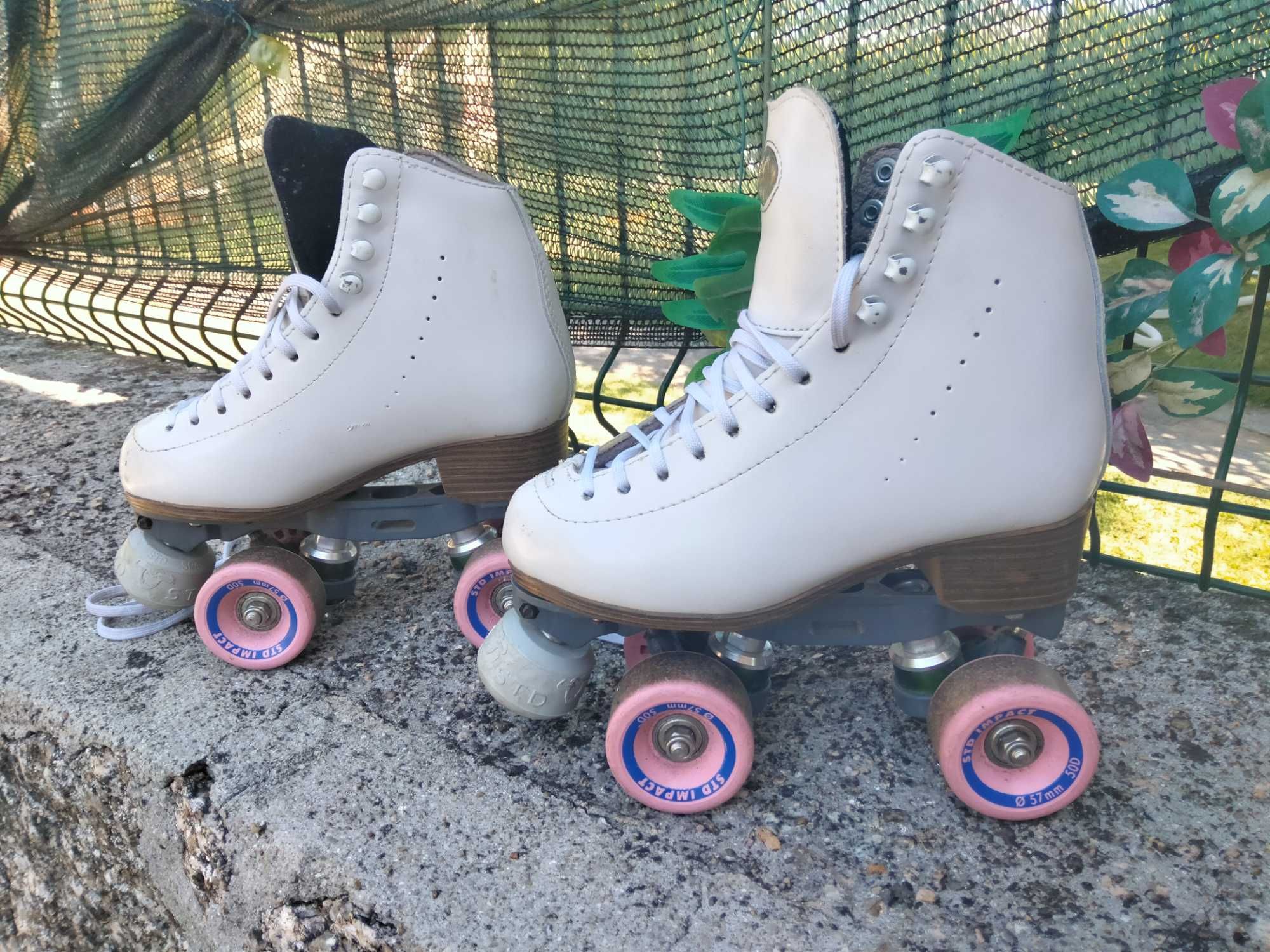 Patins, 4 rodas, patinagem artística.