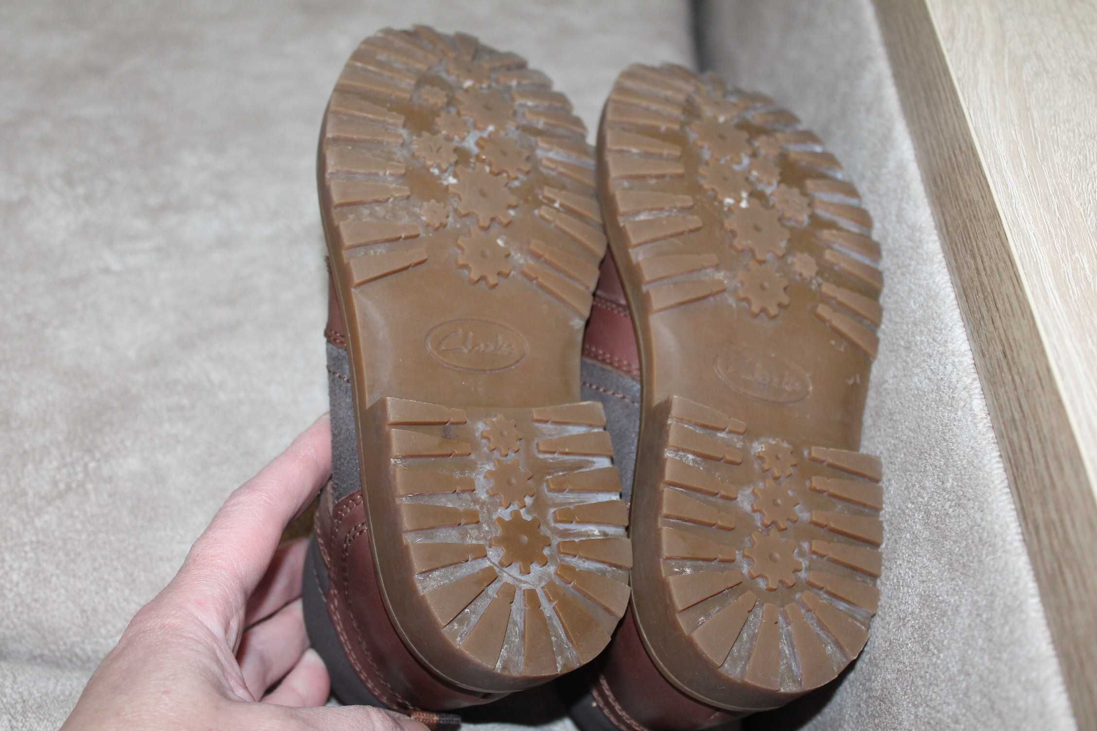 Полуботинки подростковые кожаные Clarks. Размер 31.