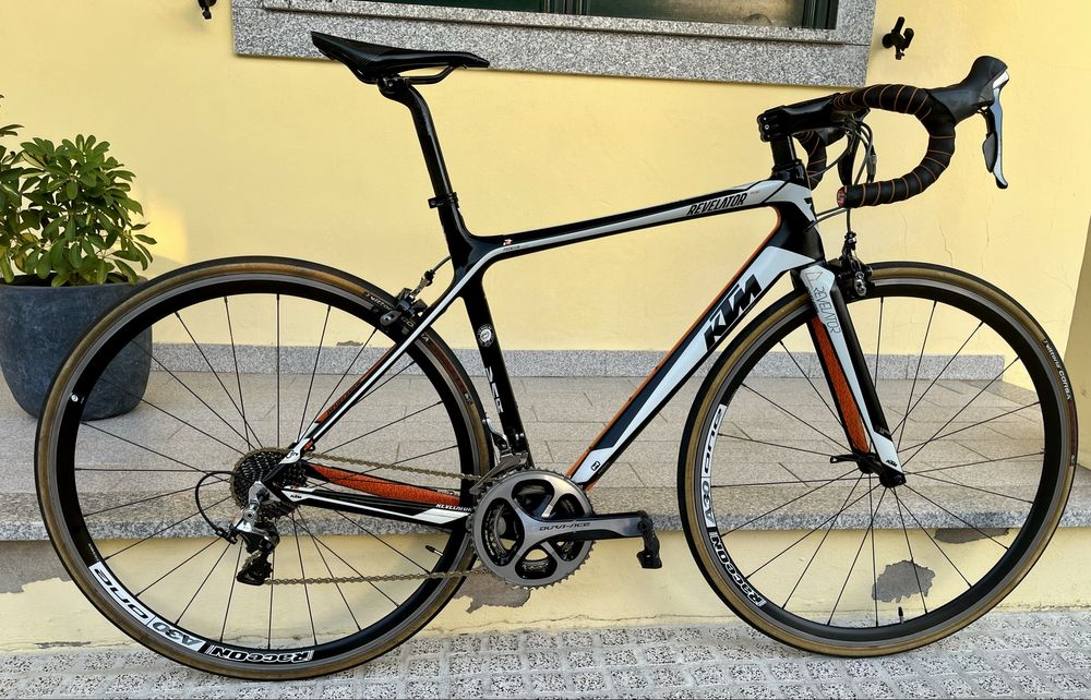KTM Revelator Prime. Carbono.