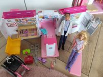 Barbie karetka pogotowia wózek inwalidzki pielęgniarka Ken lekarz
