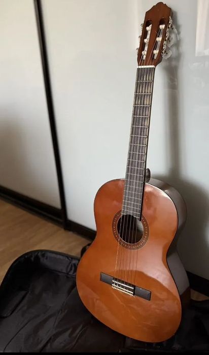 Акустическая гитара Yamaha c 40