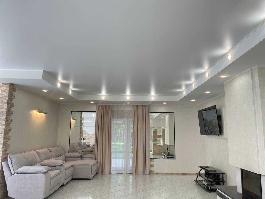 Сучасний будинок з купою переваг для щасливого життя вашої родини