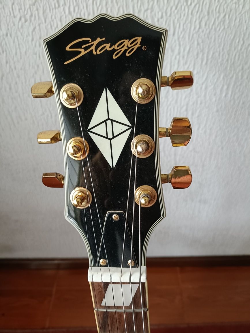 Stagg L400 BK classic rock L  e amplificador Stagg