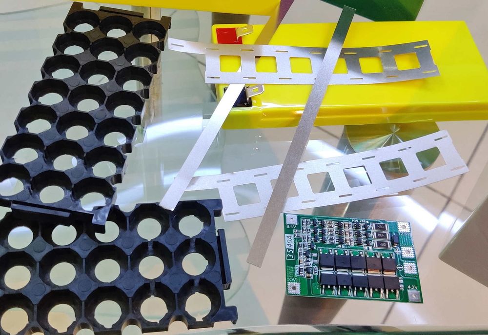 Корпус аккумулятора холдер  лента никель li-ion 18650 BMS 3S 40А
