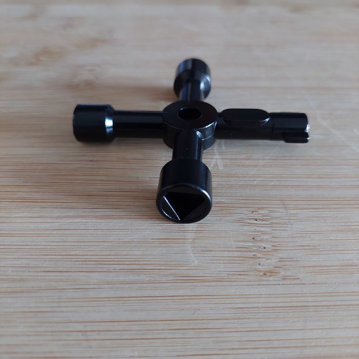 Chave Cruz 4 em 1 Triangular / Quadrada Contador Gás e Água e Elevador