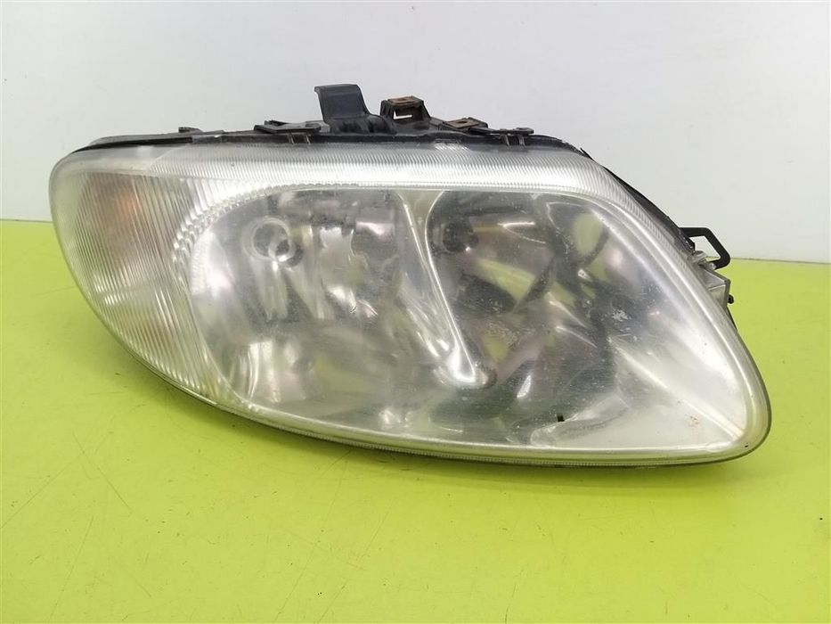 Reflektor lampa przód prawa Chrysler Voyager IV 2000-2007 EUROPA
