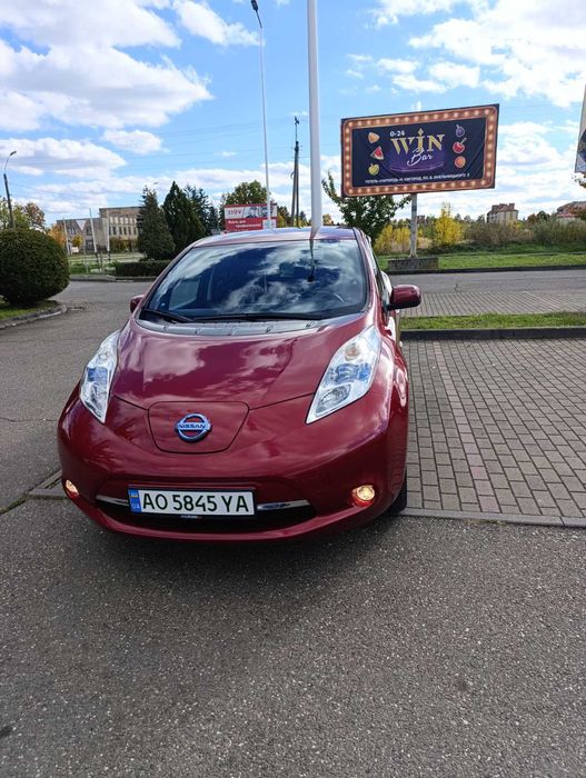 Продам машину Ніссан ліф 2016
