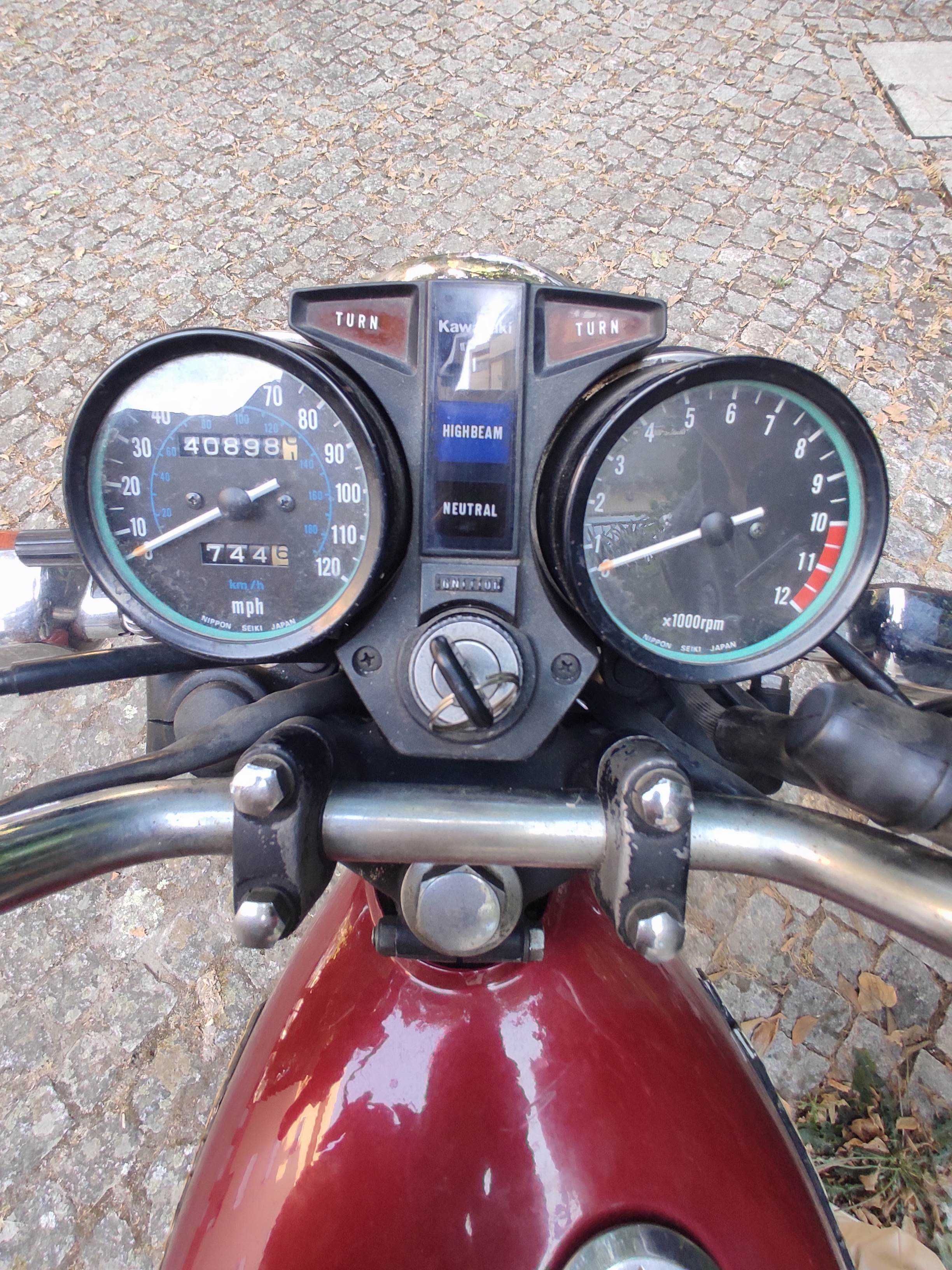 kawasaki Z250 A clássica