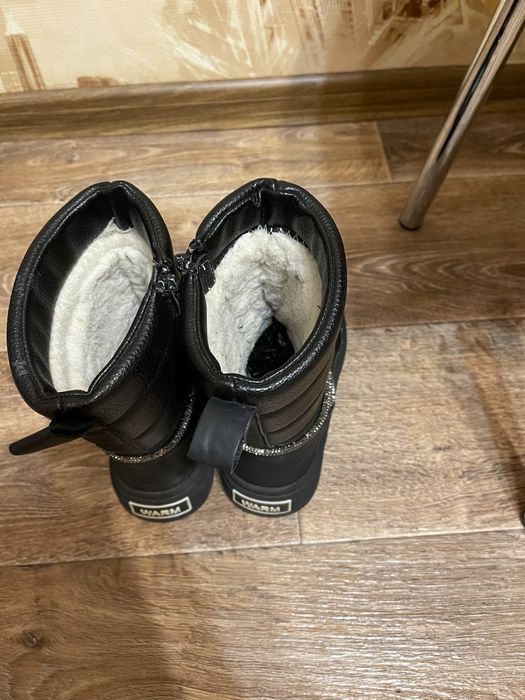 Зимові чоботи, сапожки, ботинки.