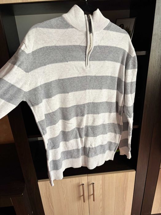 віддам   в чудовому стані светри