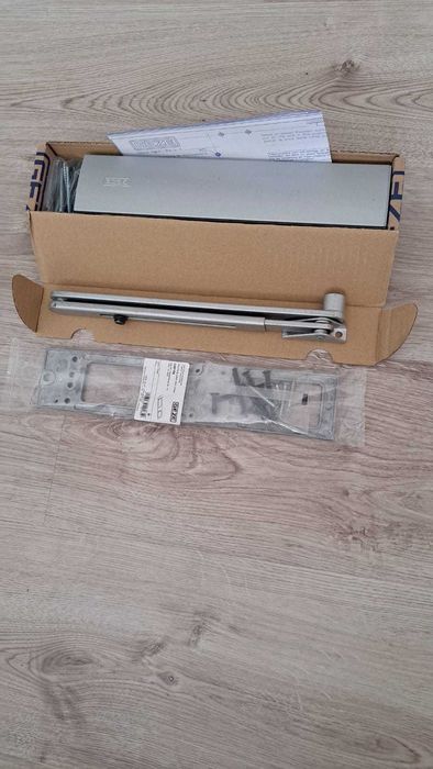 Samozamykacz Geze TS 5000