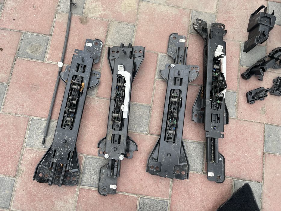 Салон Tesla X 5 місна. Підлога, салон,карти, молдинг в ляду