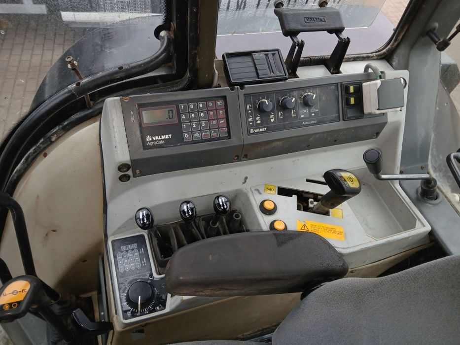 Tuz, Valmet 8100 GTS , valtra