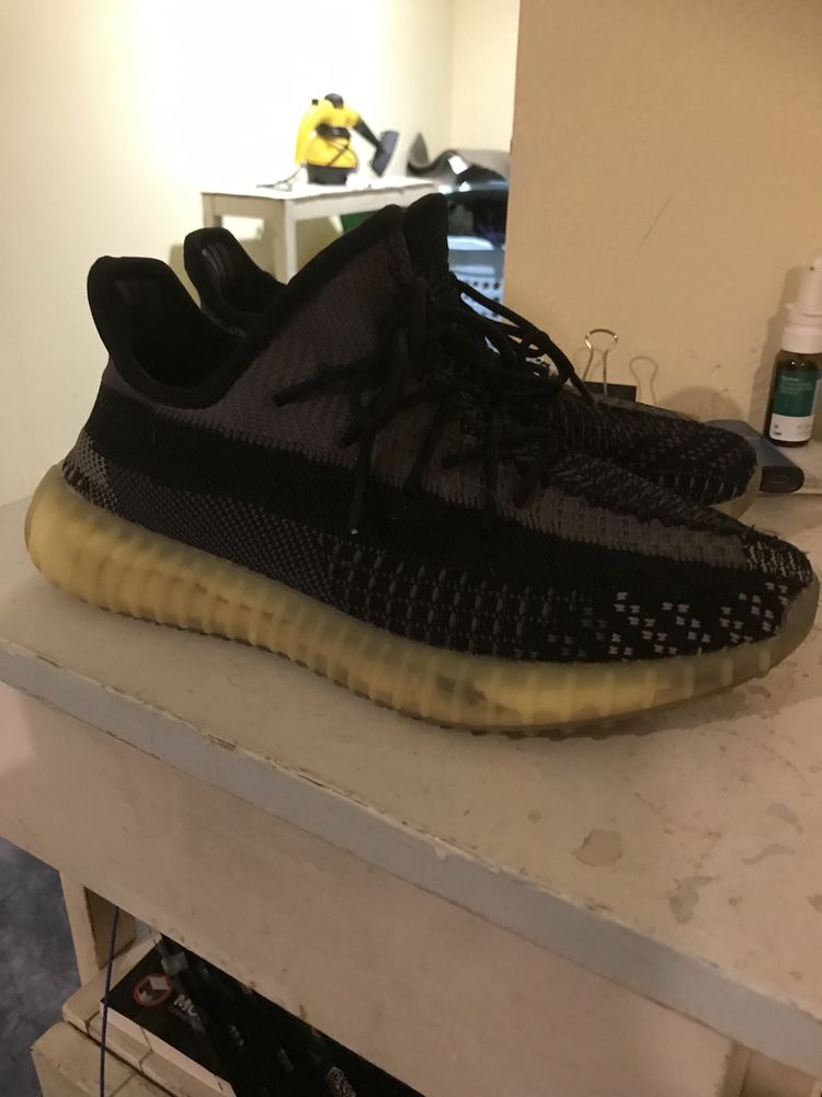 Продам Adidas Yeezy boost 350 v2 Carbon