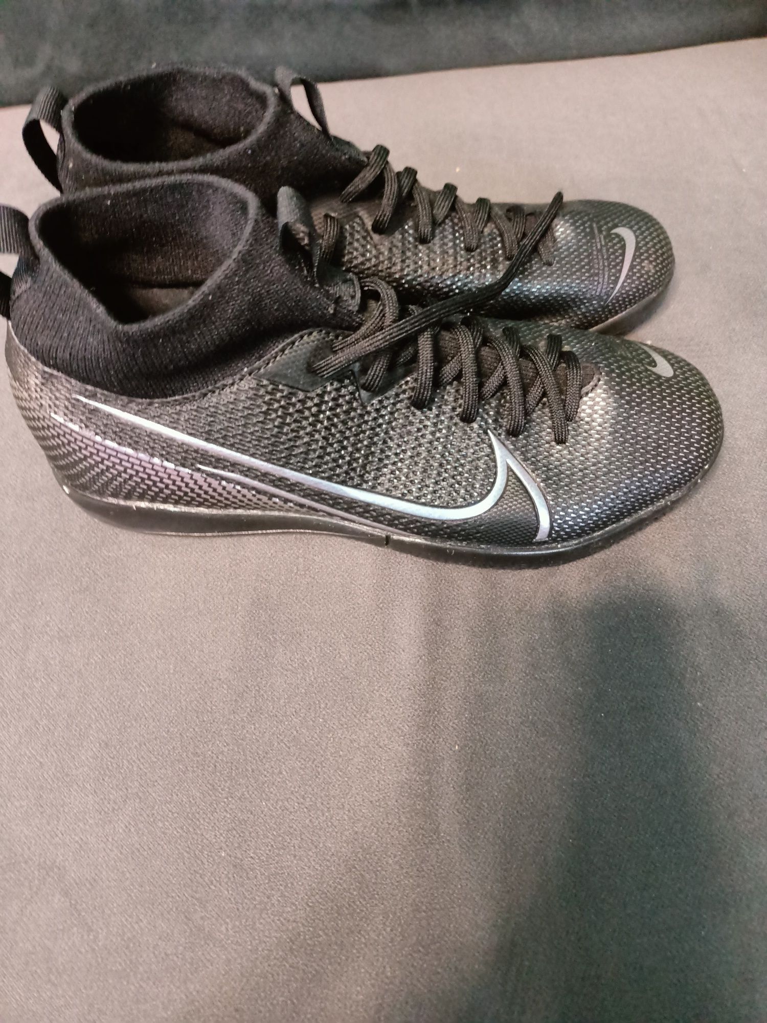 Buty Nike merc 22cm rozmiar 35