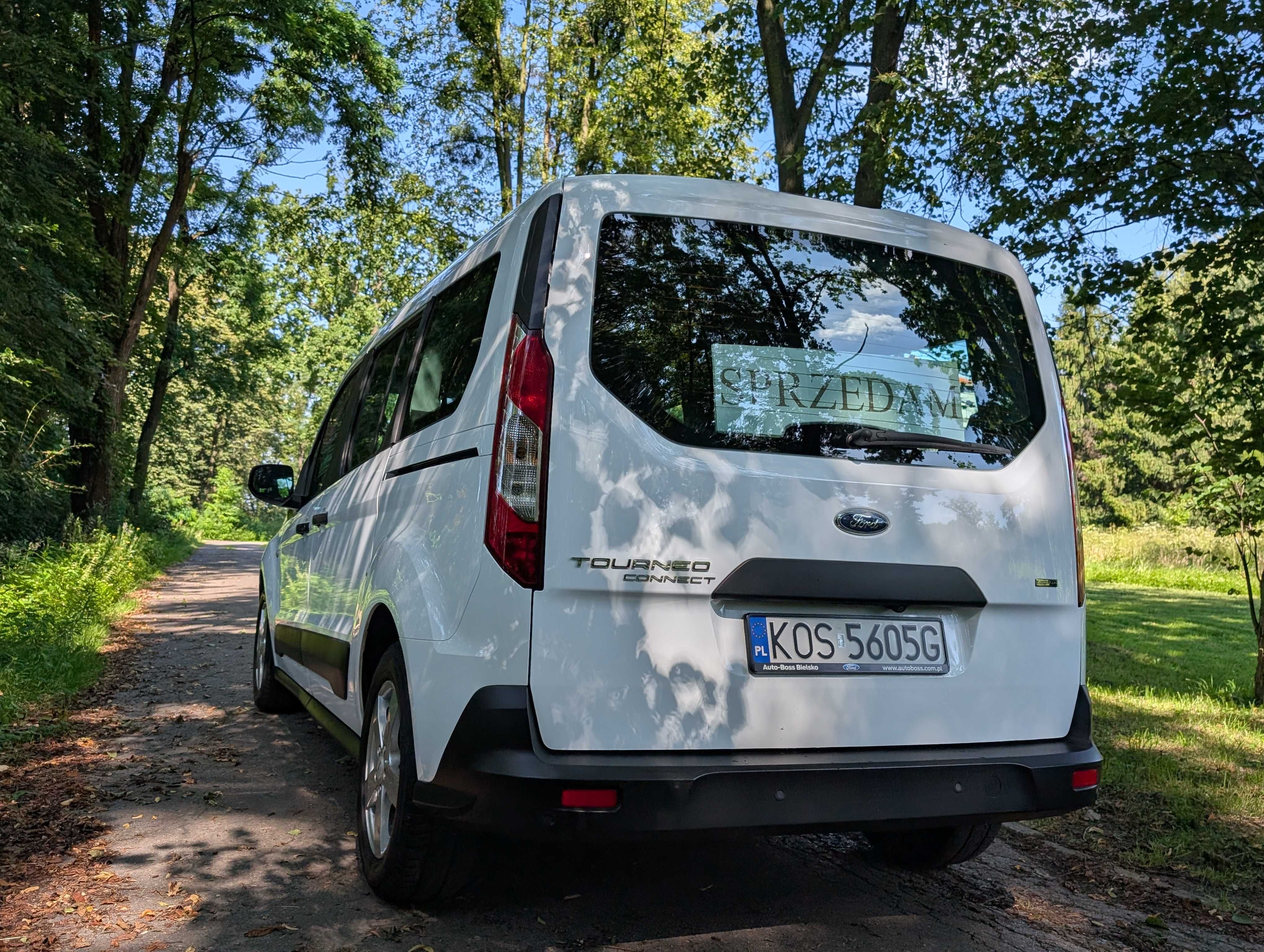 Ford Tourneo Connect jedna z bogatszych wersji,kamera,tempomat itp.