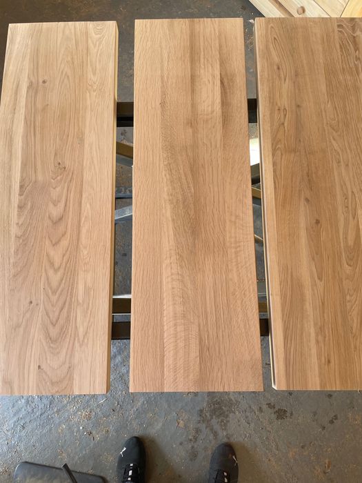 Schody drewniane dębowe lite zabiegowe, proste, podesty, parapety