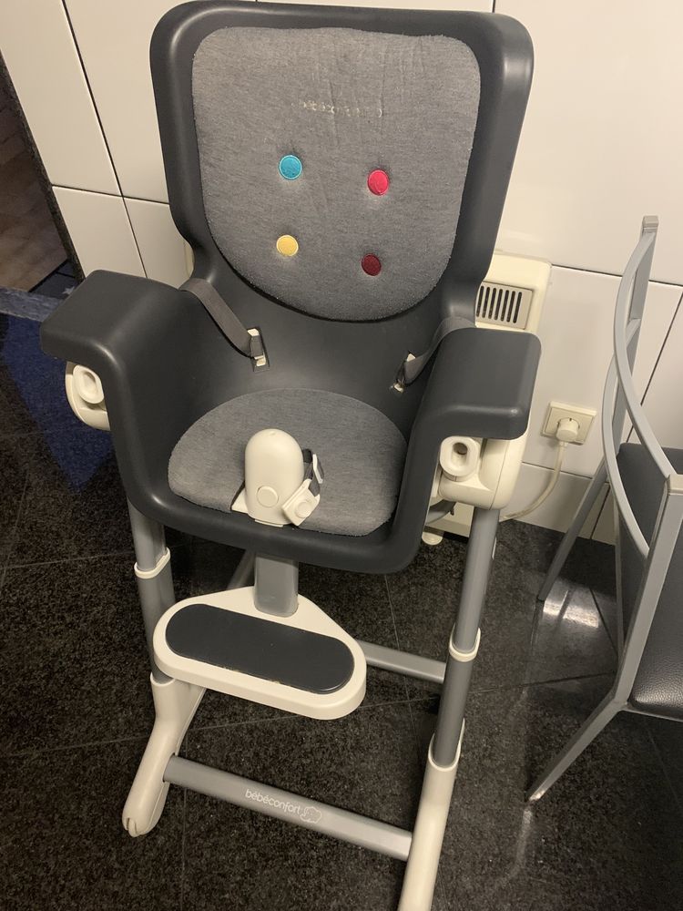 Cadeira refeicao c/ tab, suporte keyo e 2 cadeiras isofix bebe confort