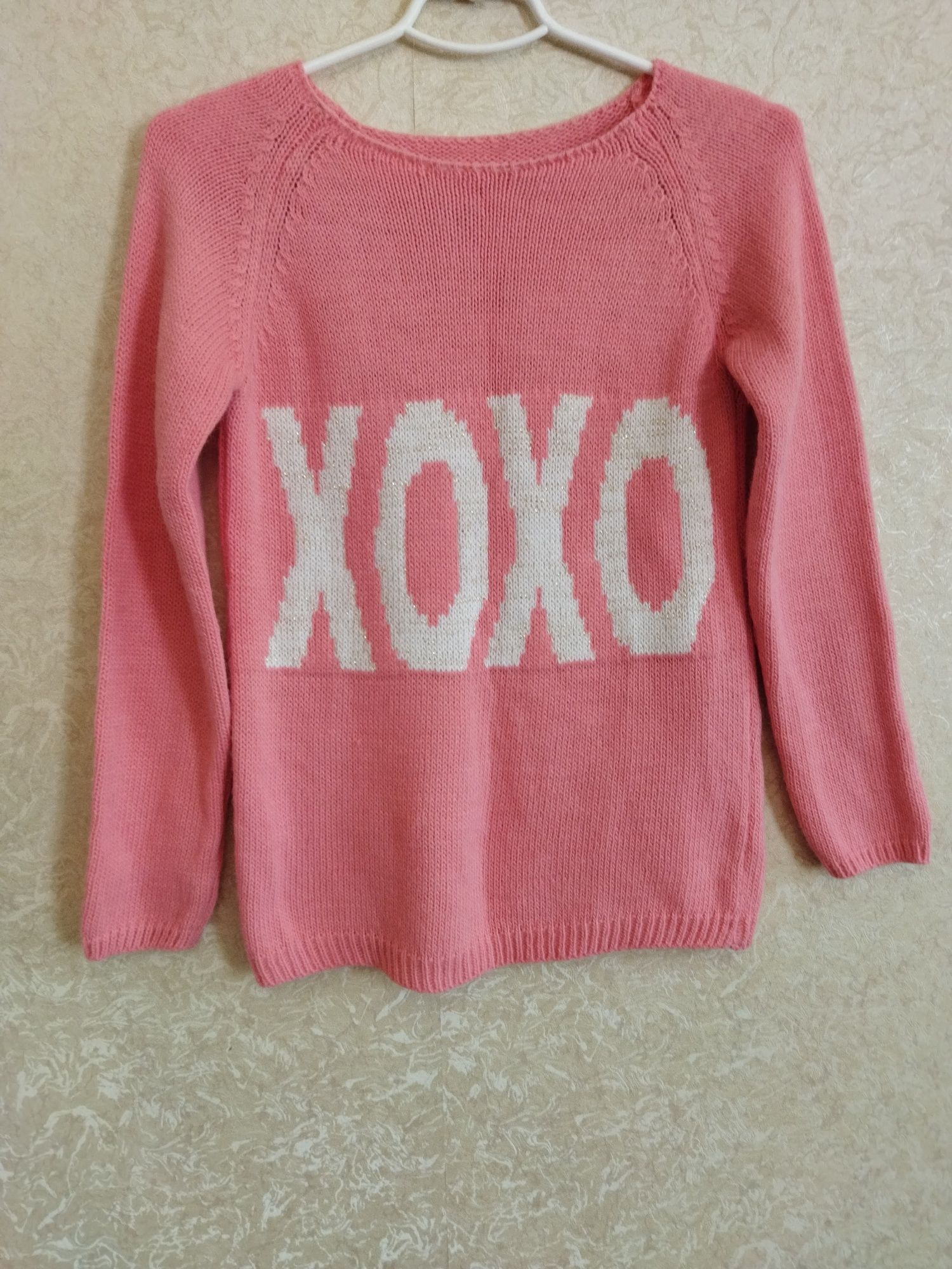 Розовый свитер,новый