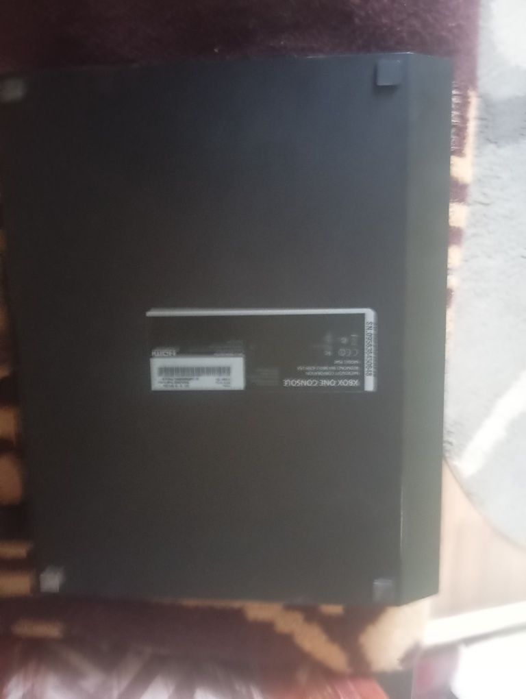 Приставка Xbox One + 5 игр