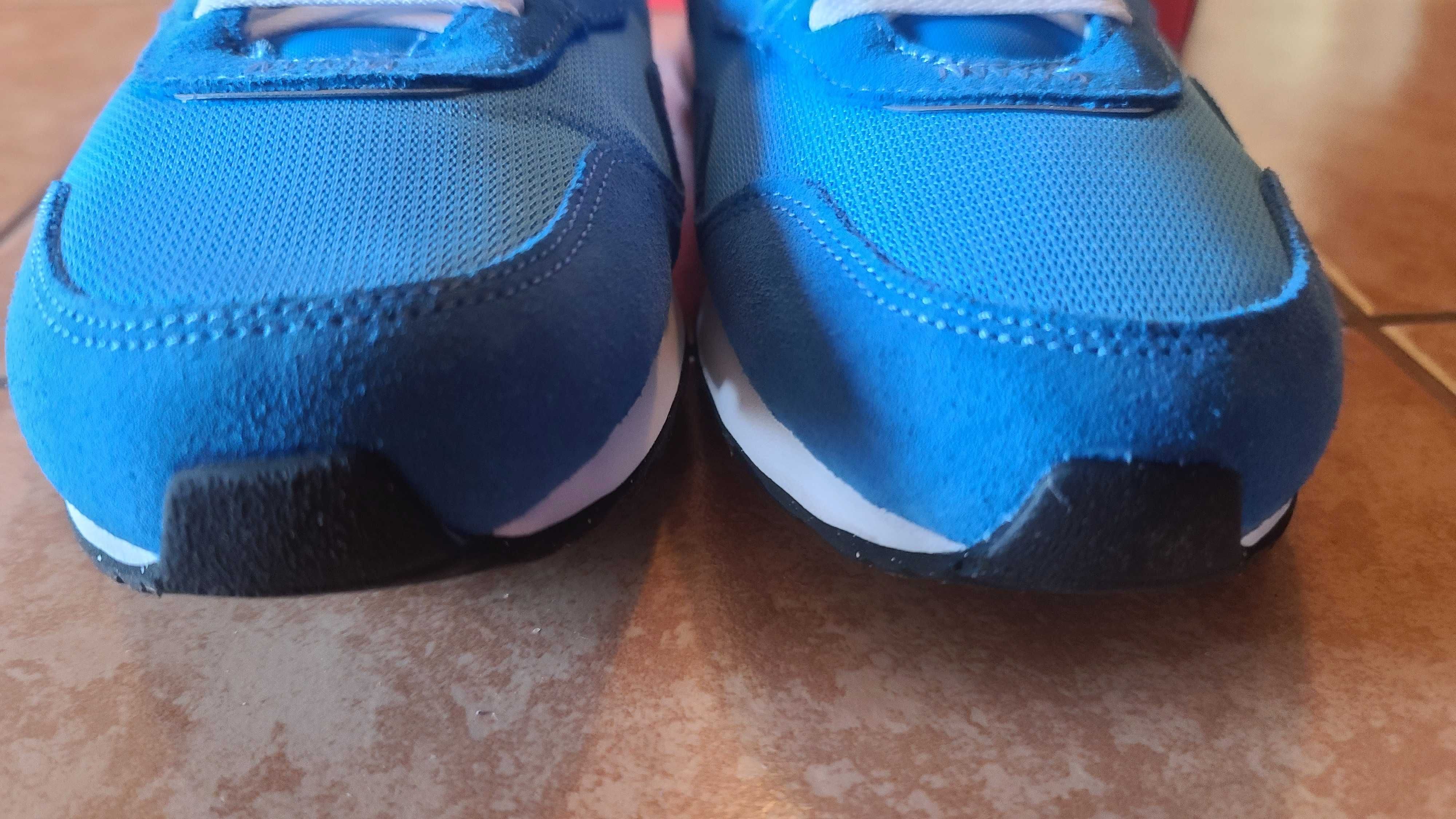 Кросівки Nike(original) натур. шкіра р. 44,5 уст. 29 см сині Індонезія