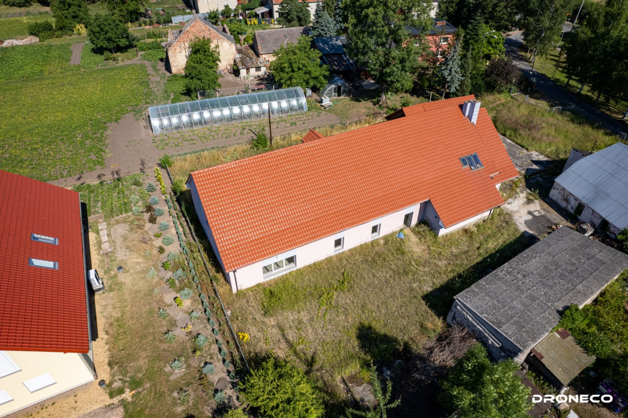 Księginice 6 min. od Bielan Wrocławskich działka 0,23ha + duży budynek